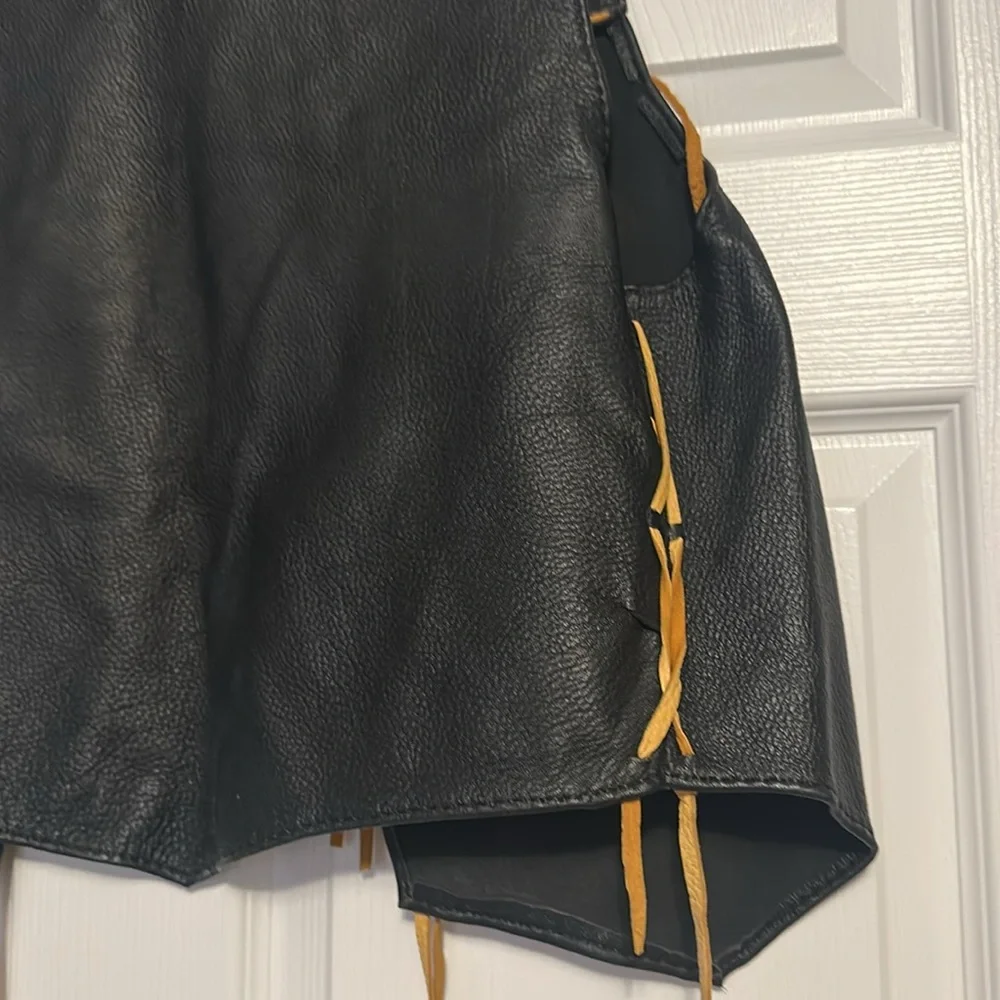 Vintage black leather with gold leather fringe vest. Sz fits Sm/Med - Picture 6 of 7